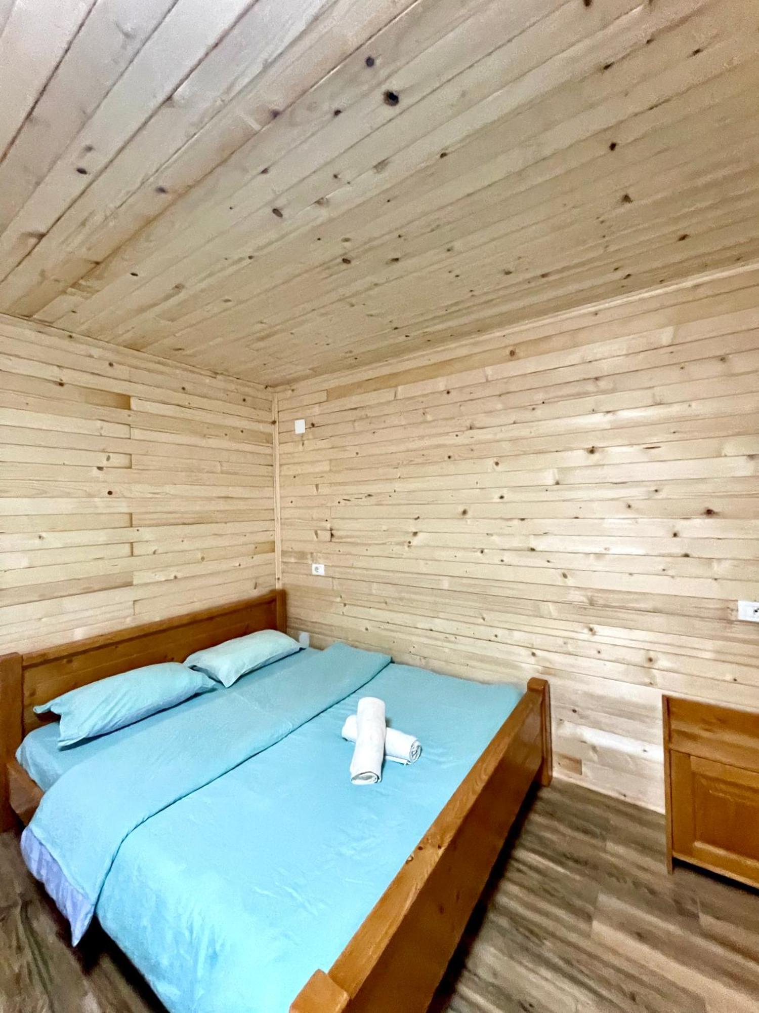 Lazer Cardaku Guesthouse 발보너 외부 사진